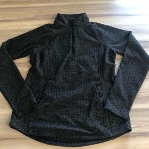 Athletic 3/4 long sleeve zip-up with front pocket